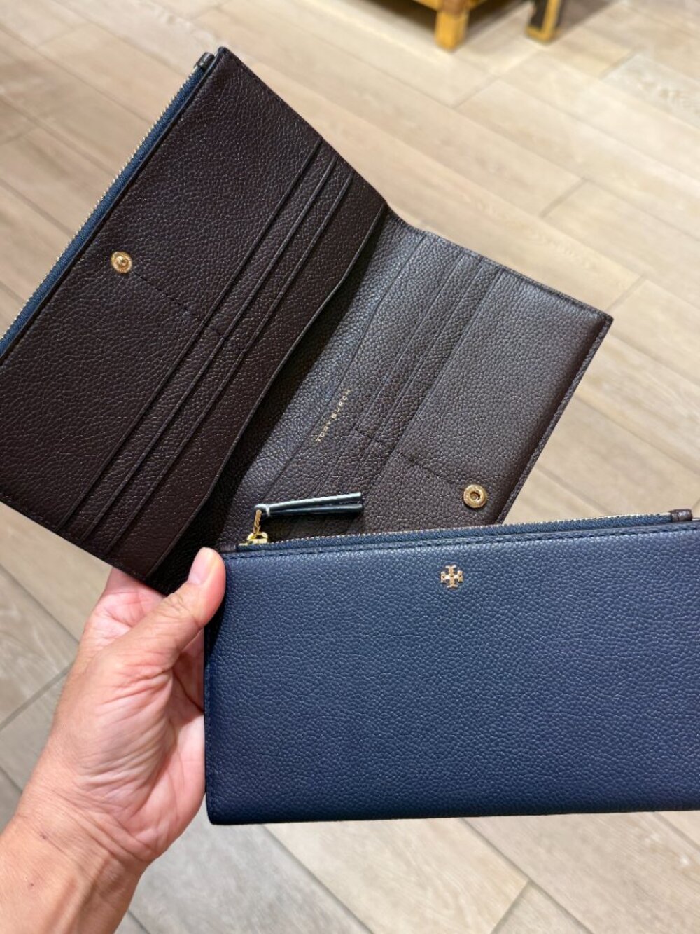 Tory Burch Blake Slim Wallet 176434 Royal Navy $210